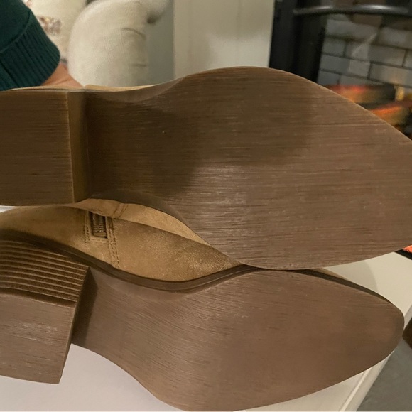 BP Wallis in Sand Beige bootie. New in box. 7.5 - Picture 4 of 4